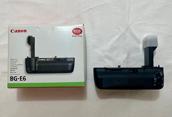 Canon BG-E6 akkukahva / Battery Grip – erittäin hyvä kunto