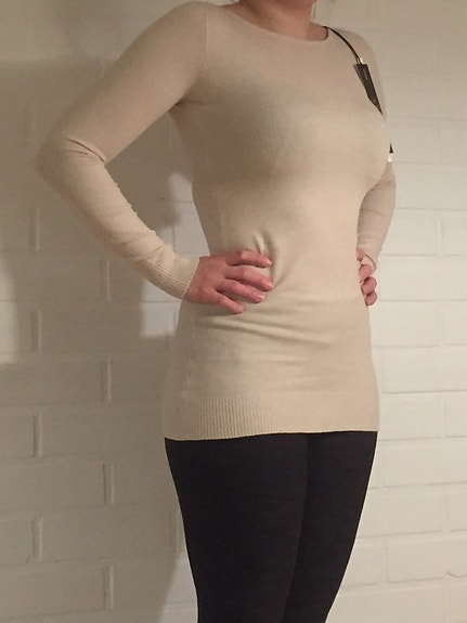 Uusi Koucla beige neule timanteilla ja rusetilla one size