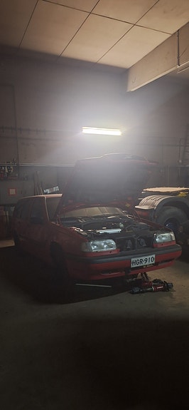 Myydään volvo 850 osia