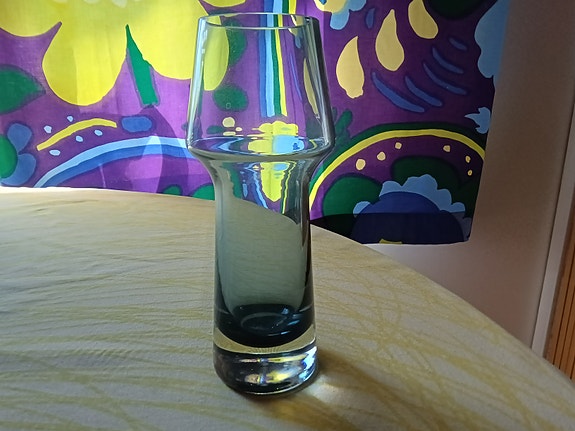 Aimo Okkolin, Stromboli maljakko, harmaa, korkeus 19 cm