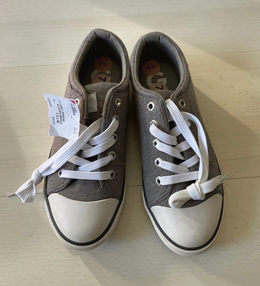 Uudet G by Guessin tennarit koko US 7 1/2