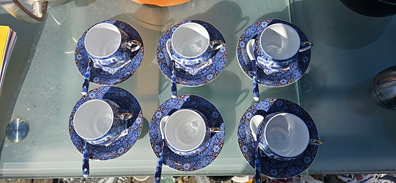 Royal Porcelain  posliini