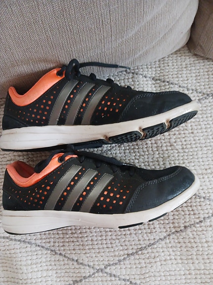 Adidas tennarit