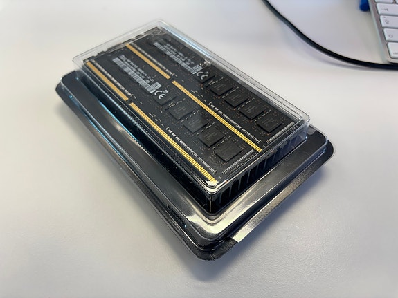 Ram: 12x 4gb