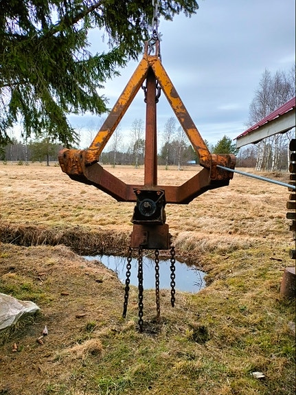 Perunanvarren murskain