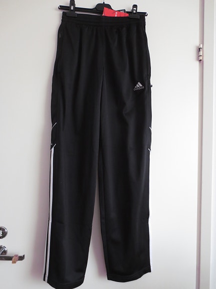 Uudet ja Laadukkaat  ADIDAS  Urheiluhousut/Ulkoiluhousut/Verkkarit  Koko 162.