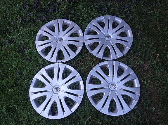 Toyota 16" pölykapselit