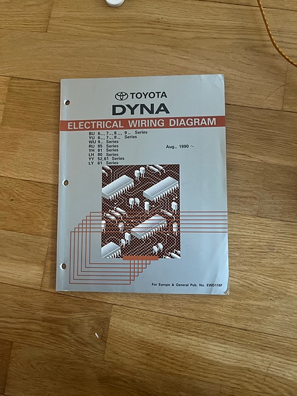 Toyota Dyna sähkökaavio-kirja