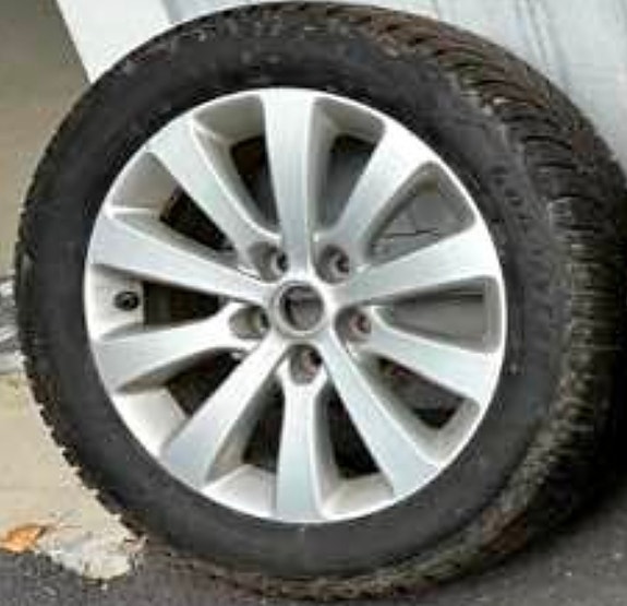 Opel Zafira Tourer tai Insignia 215/55R17 kitkarenkaat 5x115 GM/Opel vanteilla