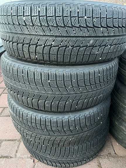 Michelin X-ICE Kitkarenkaat 4 kpl