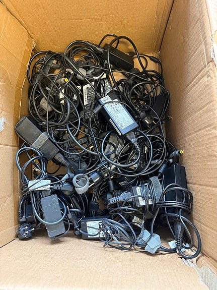 Lenovo kannettavan laturi