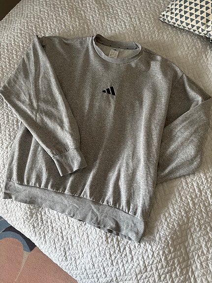 Adidas -collegepaita
