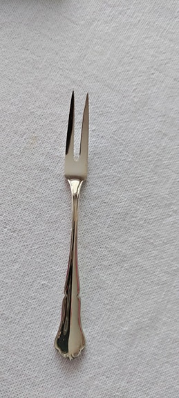Hopeinen Chippendale tarjoiluhaarukka