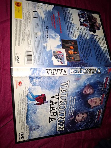 Trapped: Buried Alive - Valkoinen vaara DVD-elokuva