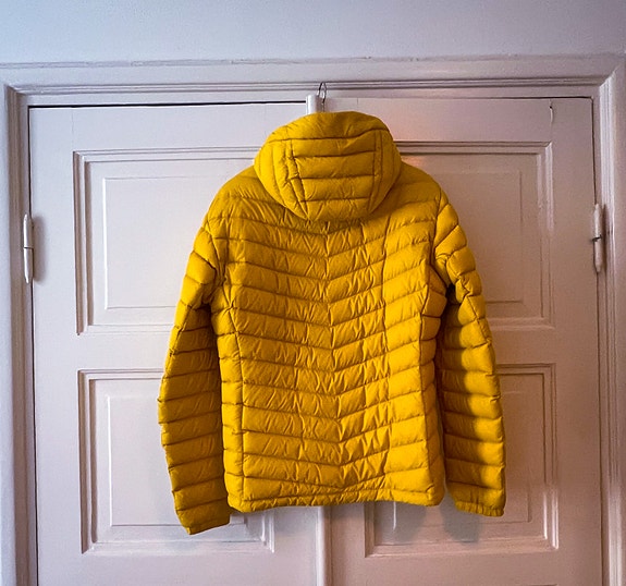 Peak Performance Frost Down Hood kevytuntuvatakki.