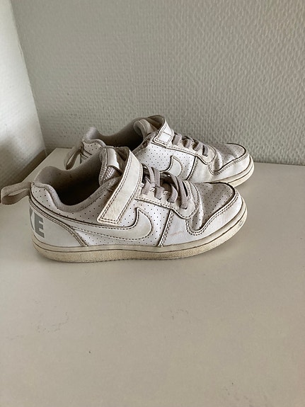 Nike valkoiset lenkkarit 28,5