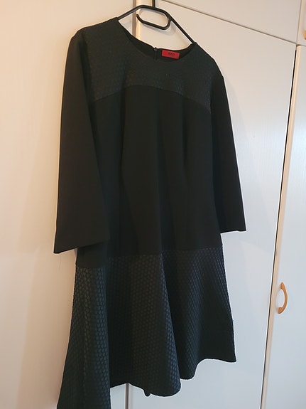 Hugo Boss mekko arkeen ja juhlaan