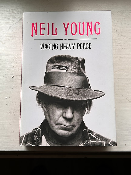 Neil Young - Waging Heavy Peace
