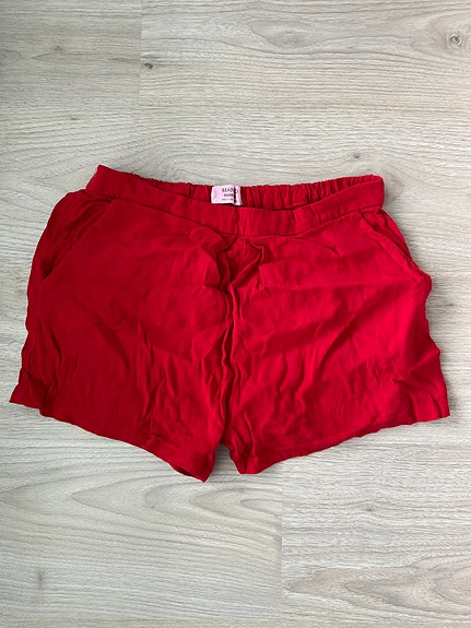 Mangon punaiset shortsit S