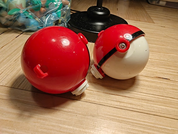Pokepallot mekanismilla