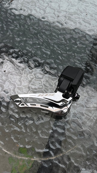 Shimano 105 etuvaihtaja Di2 r7100
