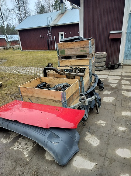 Myydään VW T5 purku osia