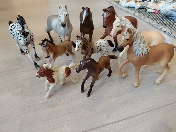 Schleich hevosfiguurit 6 isoa + 4 pientä
