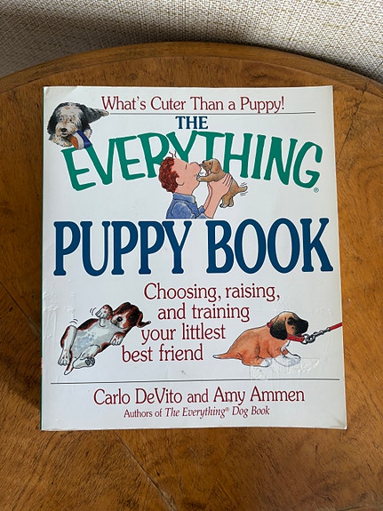The Everything Puppy Book koiran kasvatuskirja englanniksi