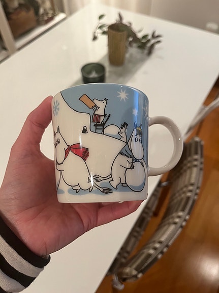 Lumileikkejä muumimuki