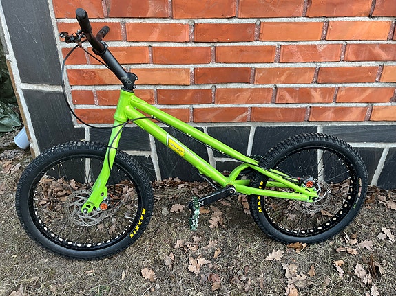 Trial pyörä 20 tuumainen