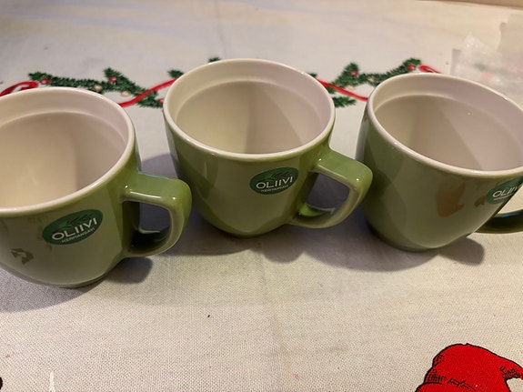 Kermansavi oliivi mukit
