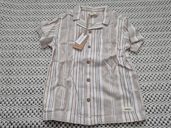 Uusi Newbie paita koko 98