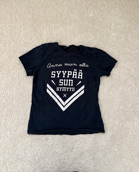 Cheek Syypää sun hymyyn t-paita