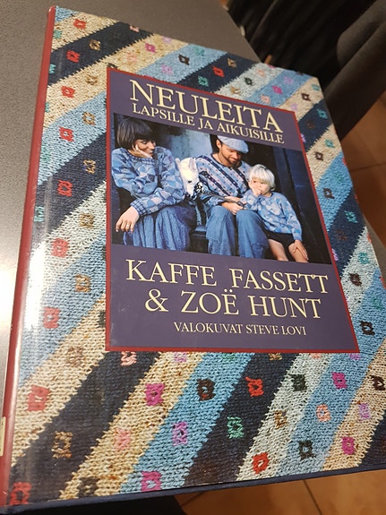 Neuleita lapsille ja aikuisille.  Kaffe Fasset, Zoe Hunt