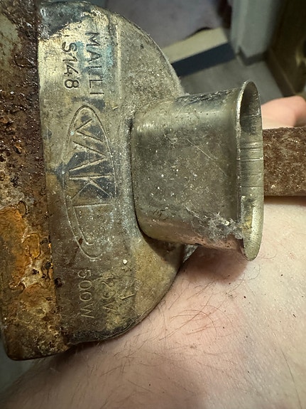 Wakl 500W vanha silitysrauta metallia