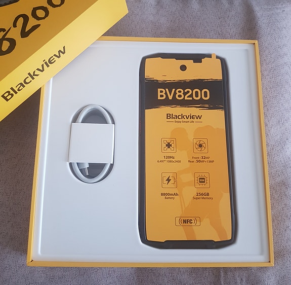 Myydään uusi ja käyttämätön puhelin(Blackview BV8200)