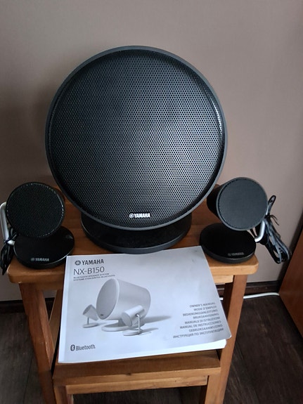 Myydään Bluetooth-kaiuttimet