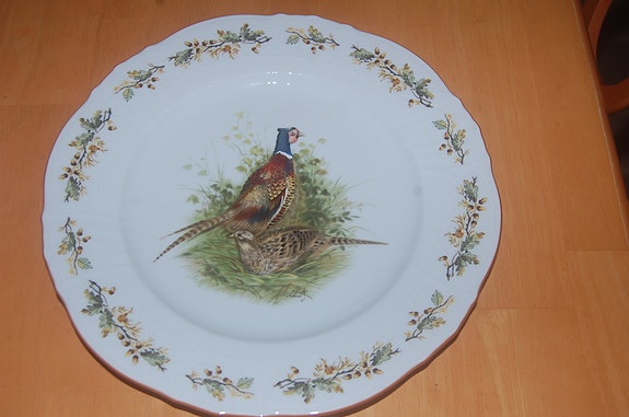 Apilanlehti. Seltmann Weiden Bavaria ruokalautasia 10 kpl.Kappalehinta 15 €