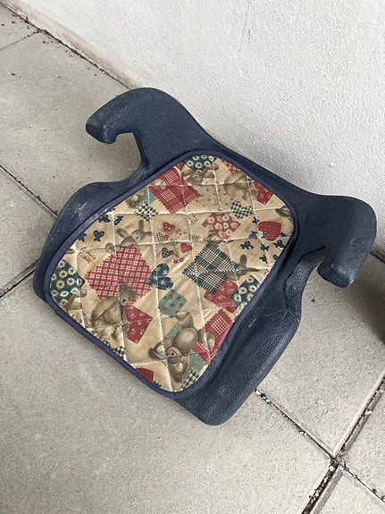 Lasten istuinkoroke autoon