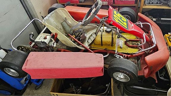 Karting-auton runko