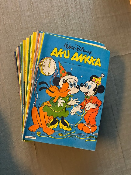 Aku Ankka vuosikerta 1982 (52 lehteä)