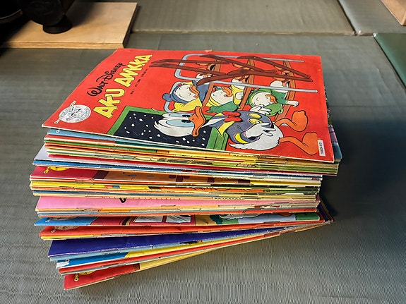 Aku Ankka vuosikerta 1984 (52 lehteä)