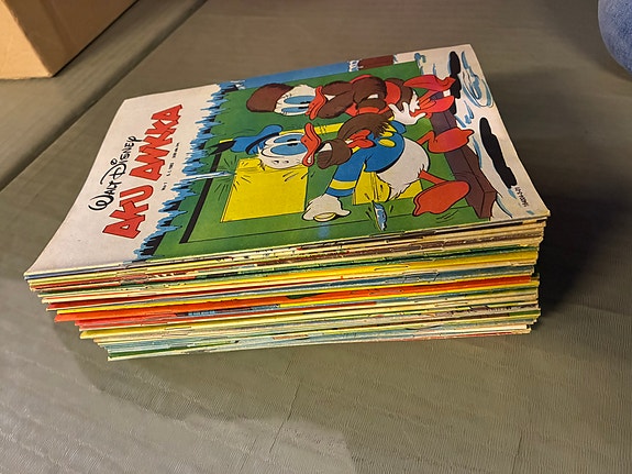Aku Ankka vuosikerta 1983 (52 lehteä)