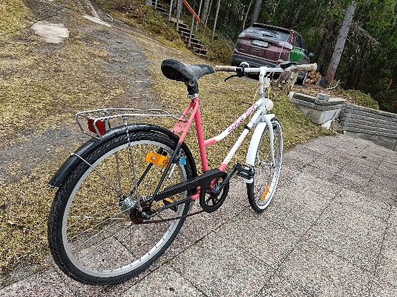 Maantiepyörä 24" naisten