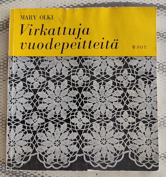 Virkattuja vuodepeitteitä Mary Olki kirja