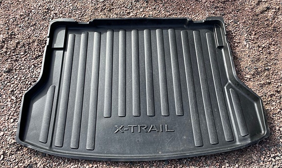 Nissan X-Trail tavaratilan kumimatto