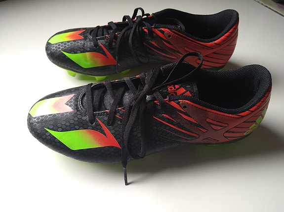Adidas nappikset (US 9/UK 8,5/26.5cm)