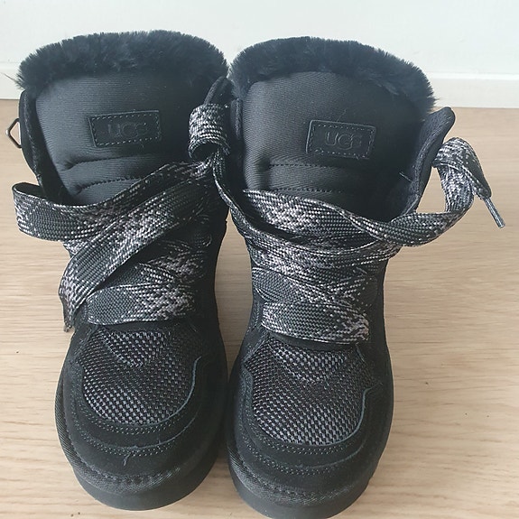 UGG talvikengät koko 41 musta