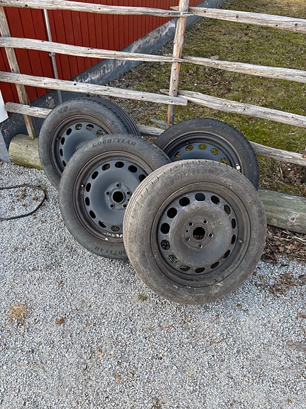 Hyvä kuntoiset peltivanteet renkailla
