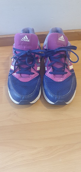 Adidas lenkkarit